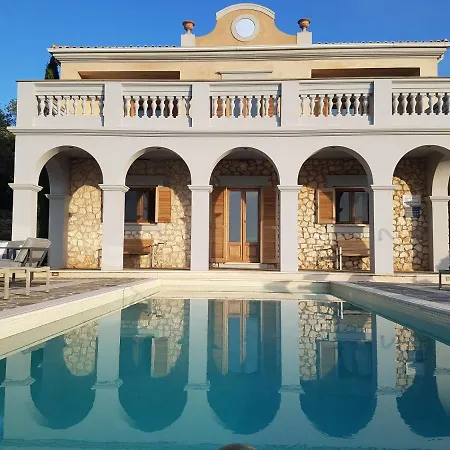 Villa Sundance - Fabulous & Large 4-bedroom Private *