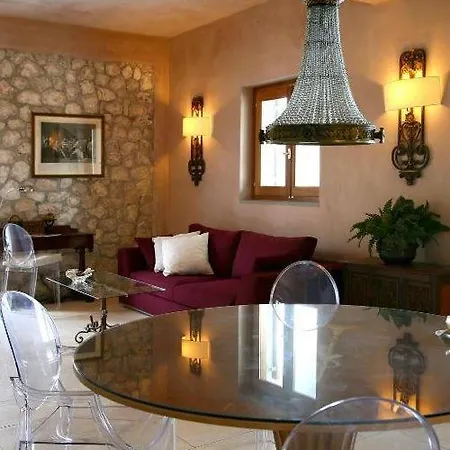 Sundance - Fabulous & Large 4-bedroom Private Villa