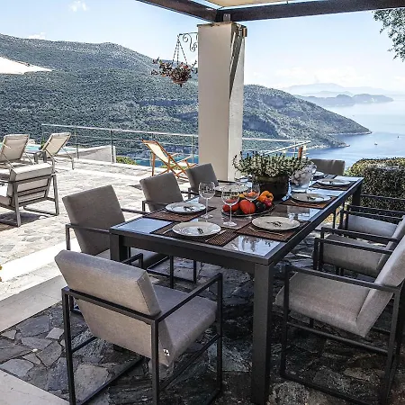 Villa Sundance - Fabulous & Large 4-bedroom Private Sivota