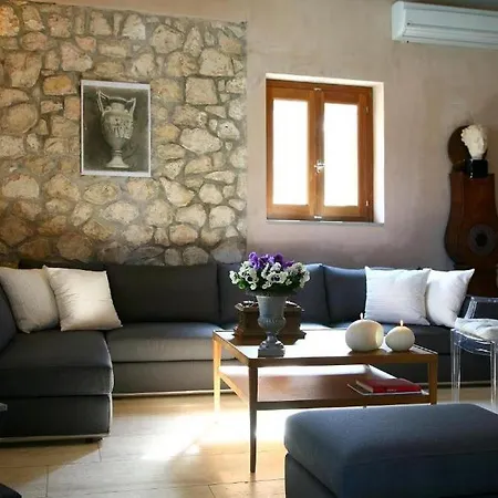 Sundance - Fabulous & Large 4-bedroom Private Villa *