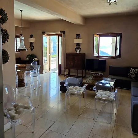 Sundance - Fabulous&large 4-bedroom Private Sývota